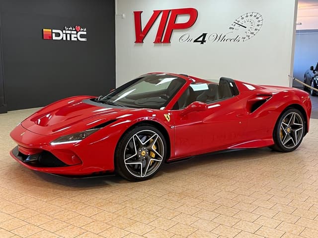 Ferrari F8 i Örebro