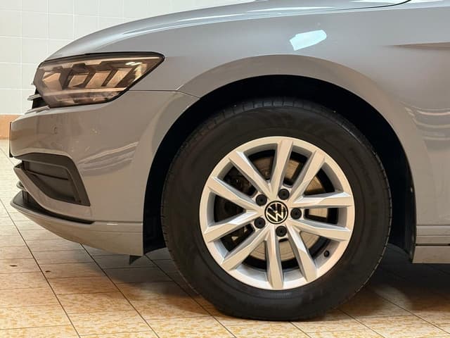 Volkswagen Passat i Örebro